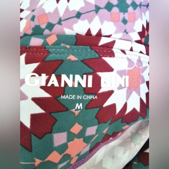 Gianni Bini Capri Legging Capri Medium M-S Pink Geofloral Ella NWT active NEW - Picture 6 of 7